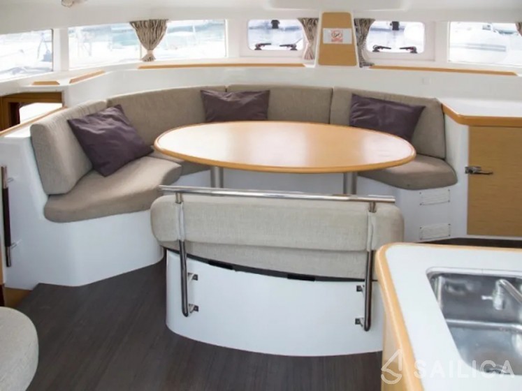 Lagoon 380 S2 - Yacht Charter Sailica