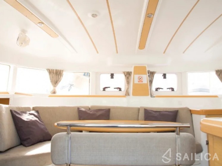 Lagoon 380 S2 - Yacht Charter Sailica