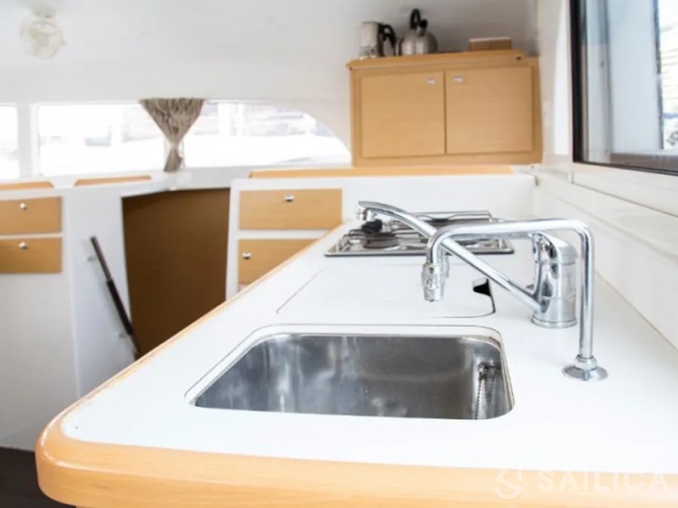 Lagoon 380 S2 - Yacht Charter Sailica