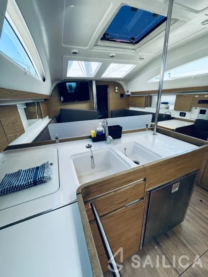 Elan 40 Impression - Yacht Charter Sailica