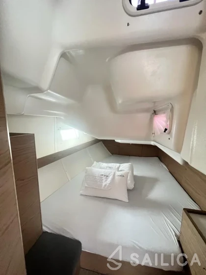 Elan 40 Impression - Yacht Charter Sailica