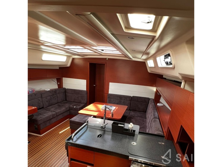 Hanse 458 - Yacht Charter Sailica