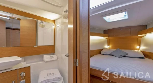 Dufour 430 - Yacht Charter Sailica