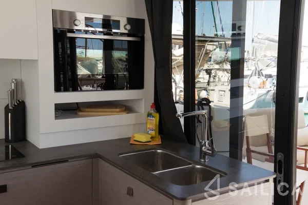 MY5 - Yacht Charter Sailica