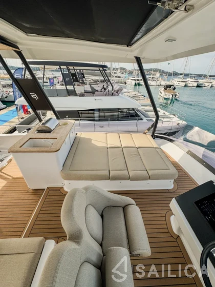 MY5 - Yacht Charter Sailica