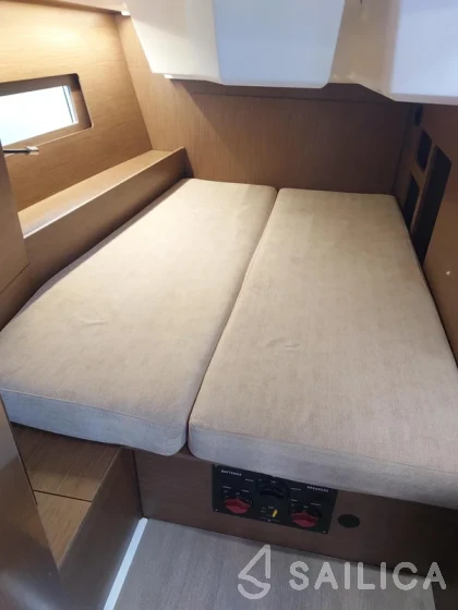 Oceanis 46.1 - Yacht Charter Sailica