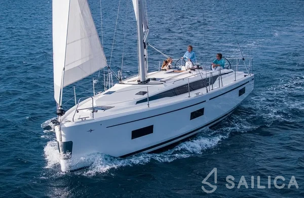 Oceanis 40.1 - Yacht Charter Sailica