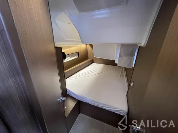 Oceanis 40.1 - Yacht Charter Sailica