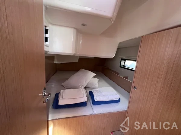 Bavaria C42 - Yacht Charter Sailica