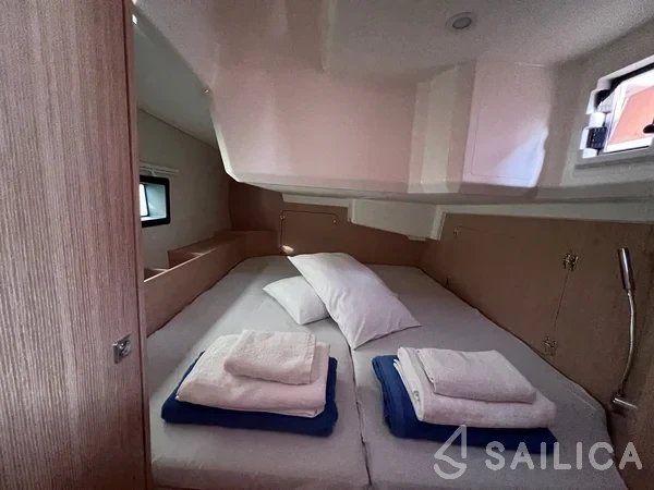 Bavaria C42 - Yacht Charter Sailica