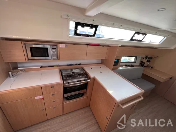 Bavaria C42 - Yacht Charter Sailica