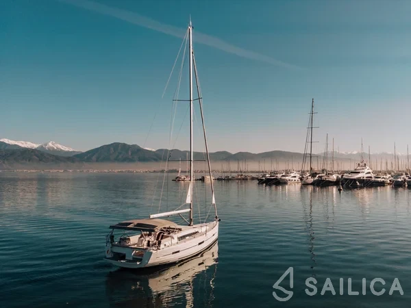 Dufour 412 GL - Yacht Charter Sailica