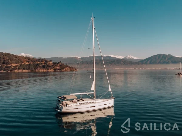 Dufour 412 GL - Yacht Charter Sailica