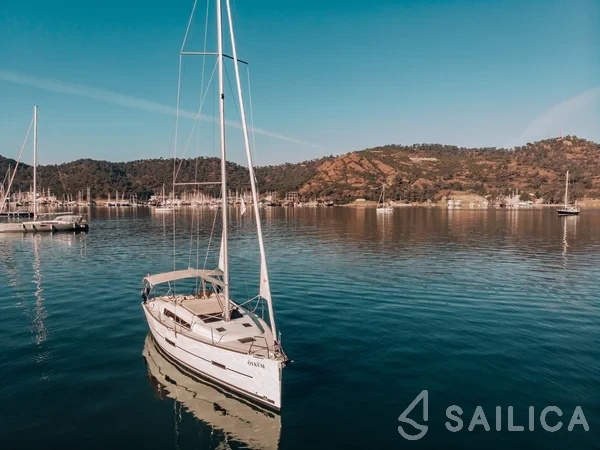 Dufour 412 GL - Yacht Charter Sailica