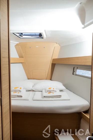 Dufour 412 GL - Yacht Charter Sailica