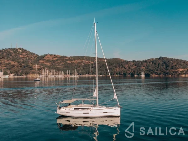Dufour 412 GL - Yacht Charter Sailica