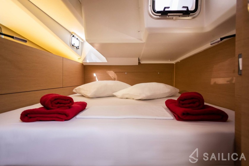 Sun Odyssey 440 - Yacht Charter Sailica