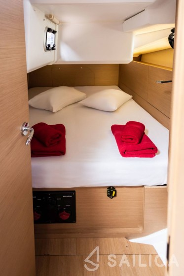Sun Odyssey 440 - Yacht Charter Sailica