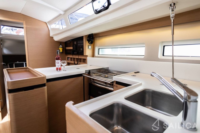 Sun Odyssey 440 - Yacht Charter Sailica