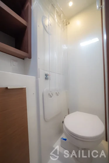 Lagoon 40 - Yacht Charter Sailica