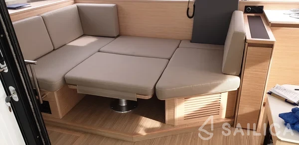 Nautitech 40 open NEW - 4 + 2 cab. - Yacht Charter Sailica