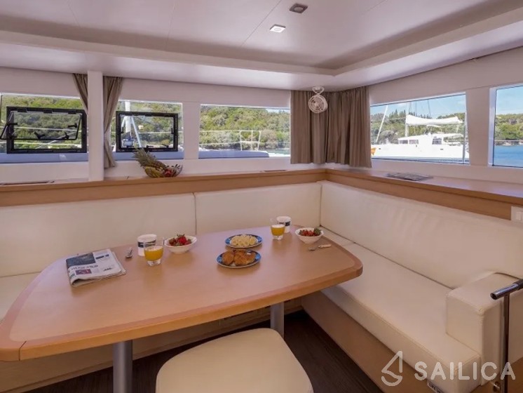 Lagoon 450  Flybridge - Yacht Charter Sailica