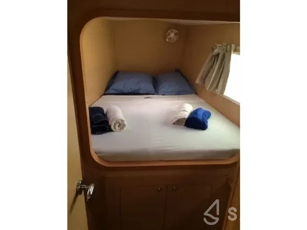 Lagoon 380 S2 - Yacht Charter Sailica