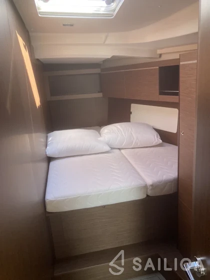 Oceanis 46.1 - Yacht Charter Sailica
