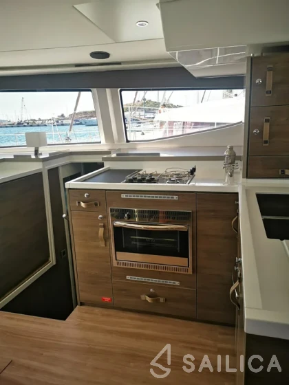 Bali 4.8  - Yacht Charter Sailica