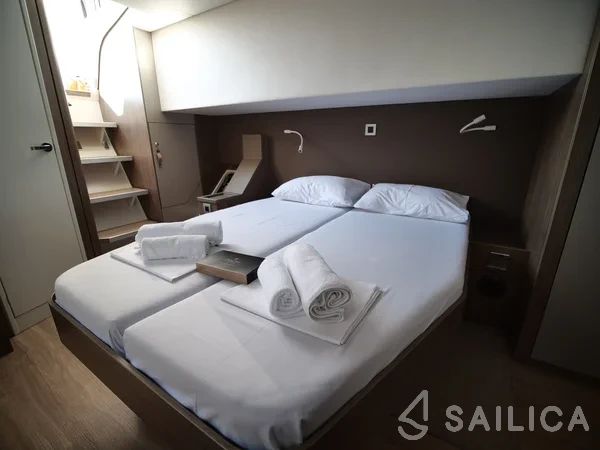 Bali 4.8  - Yacht Charter Sailica