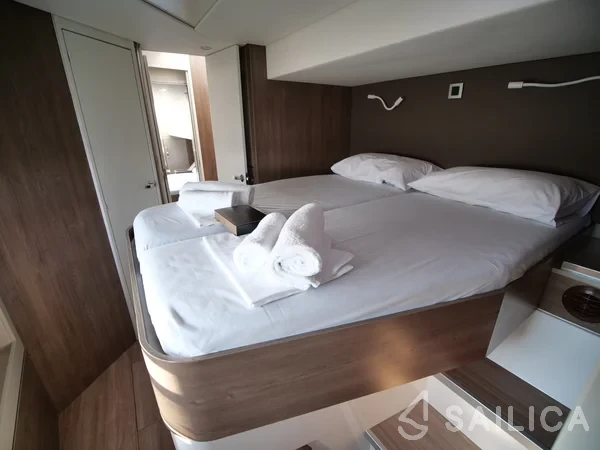 Bali 4.8  - Yacht Charter Sailica