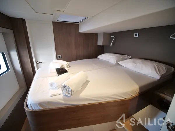 Bali 4.8  - Yacht Charter Sailica