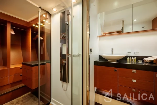 Prestige 550 Fly - Yacht Charter Sailica