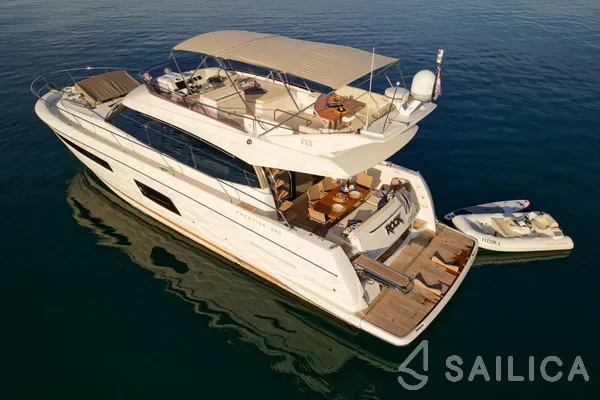 Prestige 550 Fly - Yacht Charter Sailica