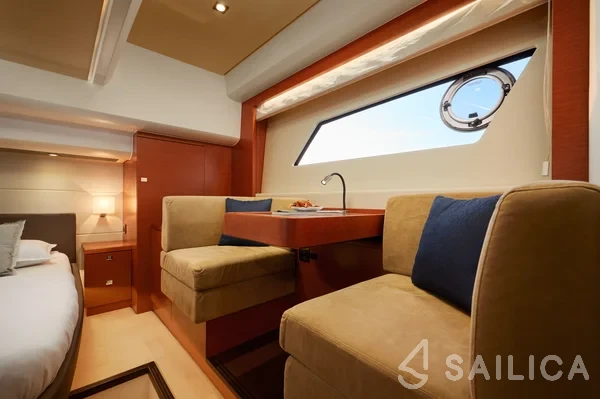 Prestige 550 Fly - Yacht Charter Sailica
