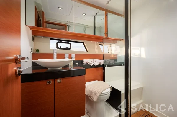 Prestige 550 Fly - Yacht Charter Sailica