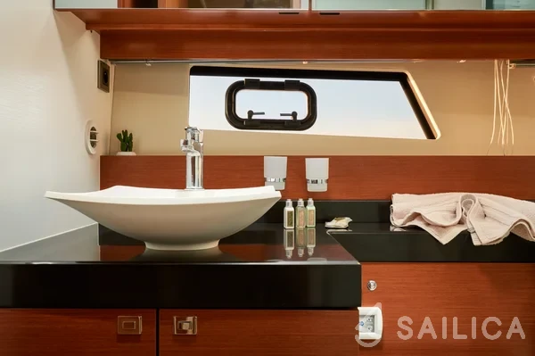 Prestige 550 Fly - Yacht Charter Sailica