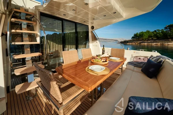 Prestige 550 Fly - Yacht Charter Sailica