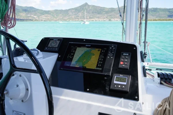 Nautitech 46 Fly - Yacht Charter Sailica