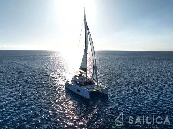 Nautitech 46 Fly - Yacht Charter Sailica
