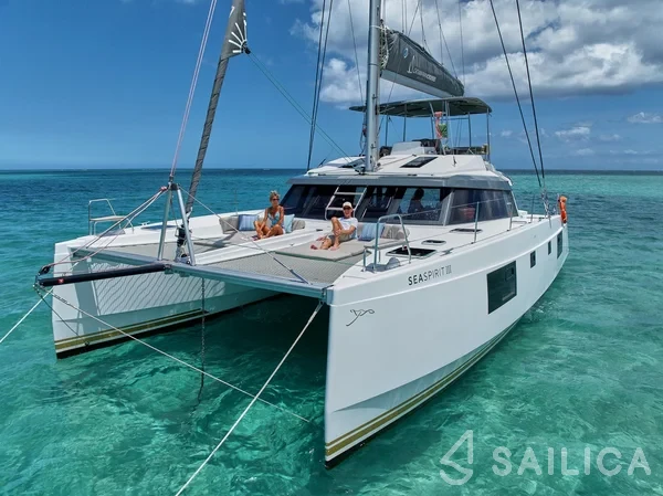 Nautitech 46 Fly - Yacht Charter Sailica