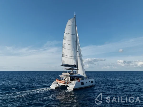 Nautitech 46 Fly - Yacht Charter Sailica