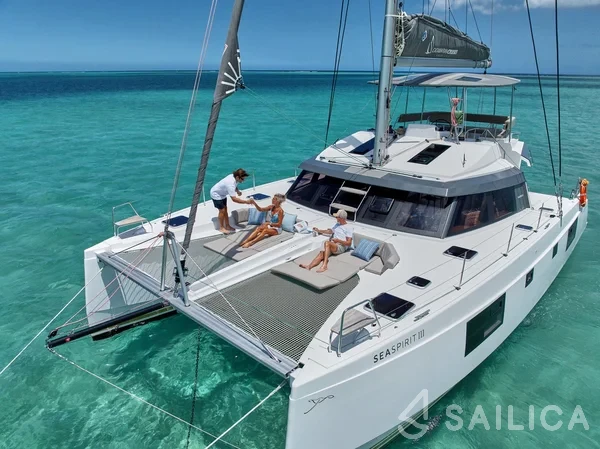 Nautitech 46 Fly - Yacht Charter Sailica