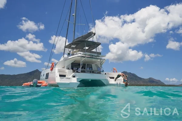 Nautitech 46 Fly - Yacht Charter Sailica