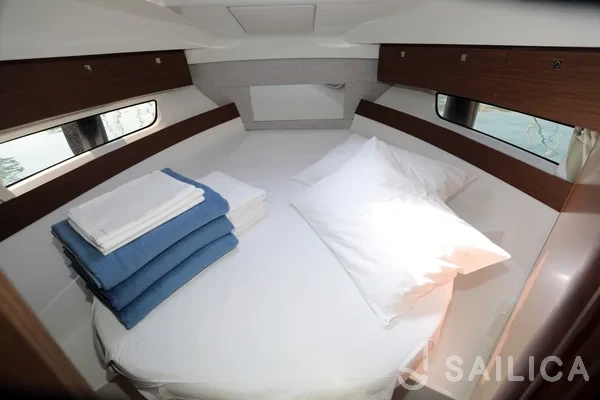 Merry Fisher 895 - Yacht Charter Sailica