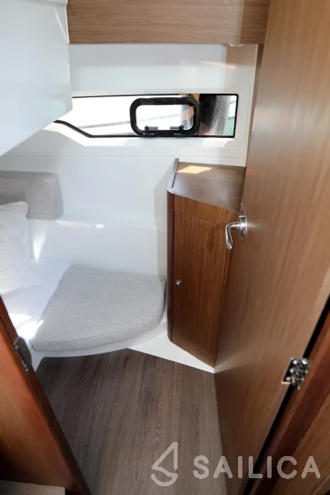 Merry Fisher 895 - Yacht Charter Sailica