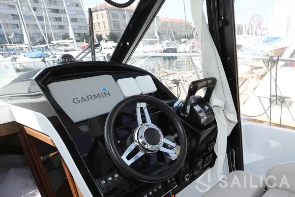 Merry Fisher 895 - Yacht Charter Sailica