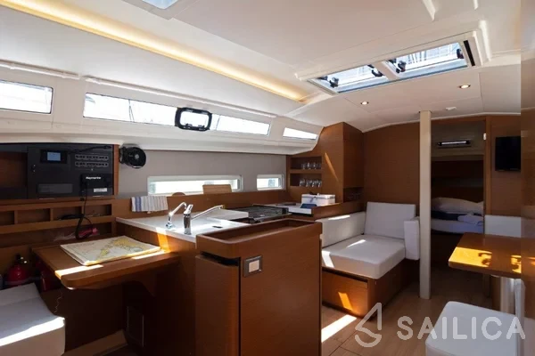 Sun Odyssey 410 - Yacht Charter Sailica