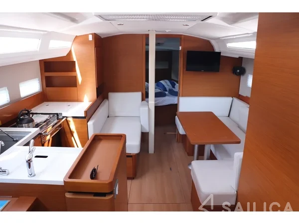 Sun Odyssey 410 - Yacht Charter Sailica