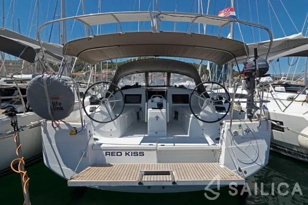 Sun Odyssey 410 - Yacht Charter Sailica